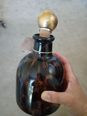 Tortoiseshell-Pattern Glass Decanter with Cork Stopper - Brown